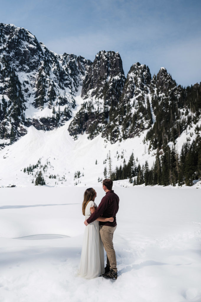 Winter elopement in Washington State