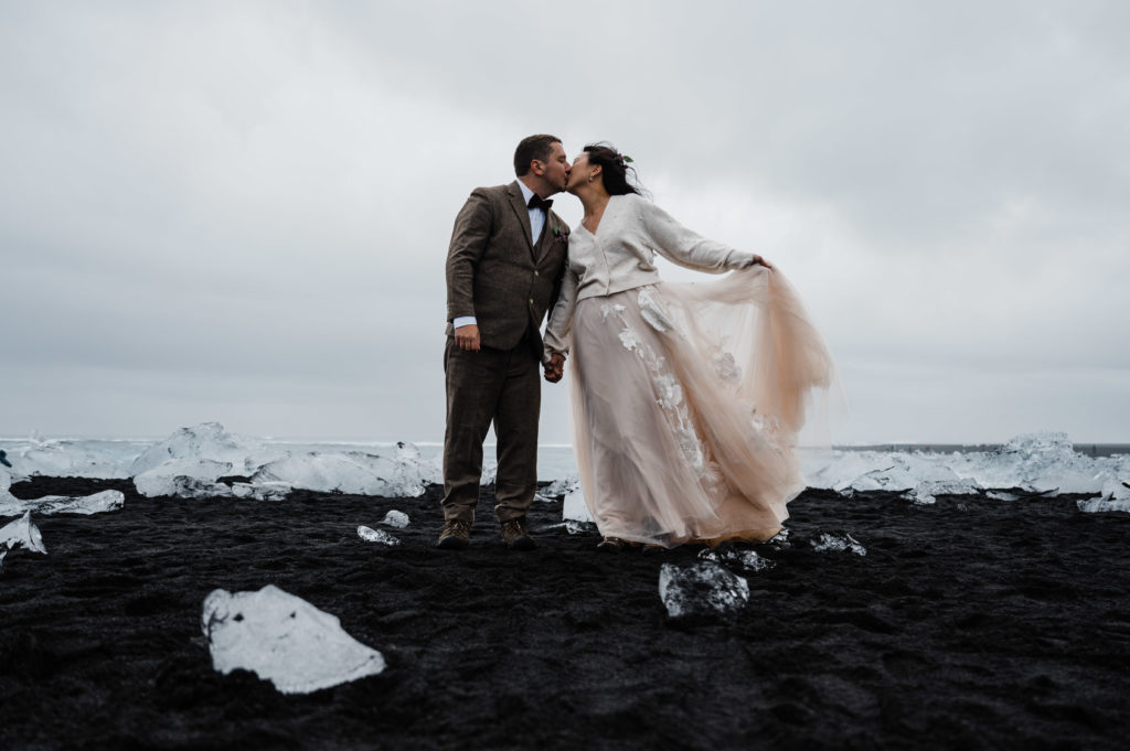 elopement at diamond beach in Iceland