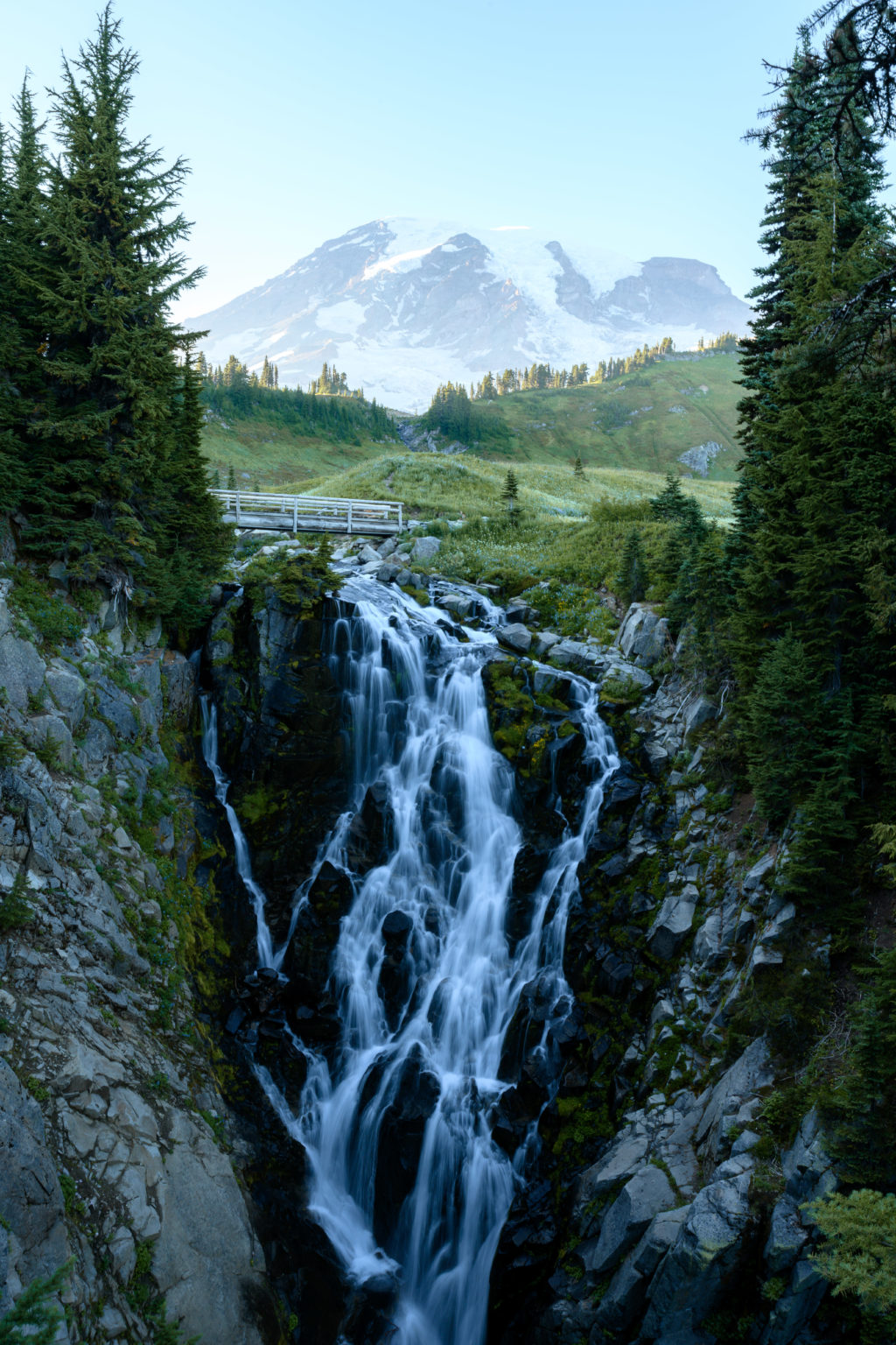 Mt. Rainier Hiking Elopement | Skyline Trail - wanderingpeaks.com