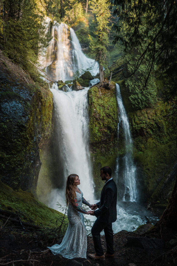 elopement at falls creek falls in Washington State