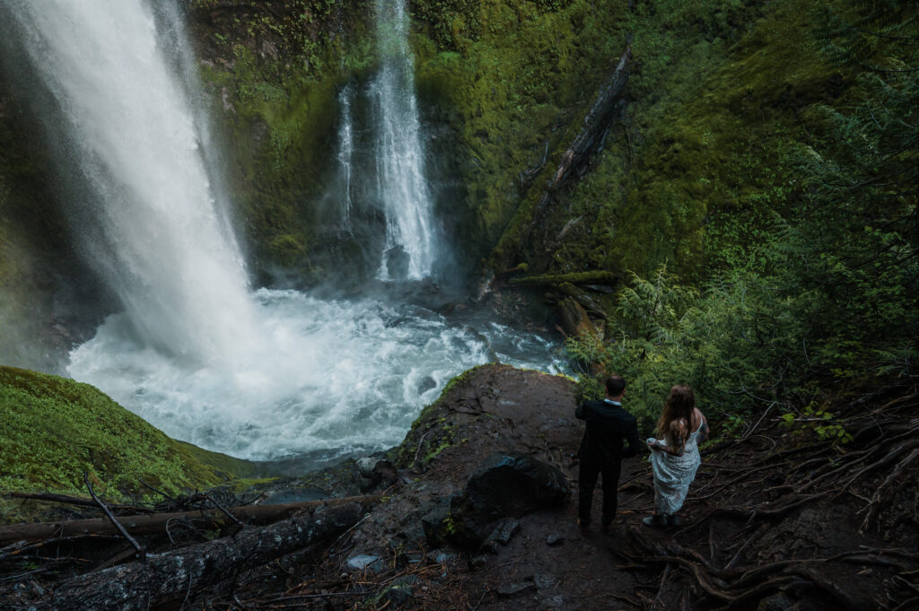 adventure elopement by a waterfall in Washington State