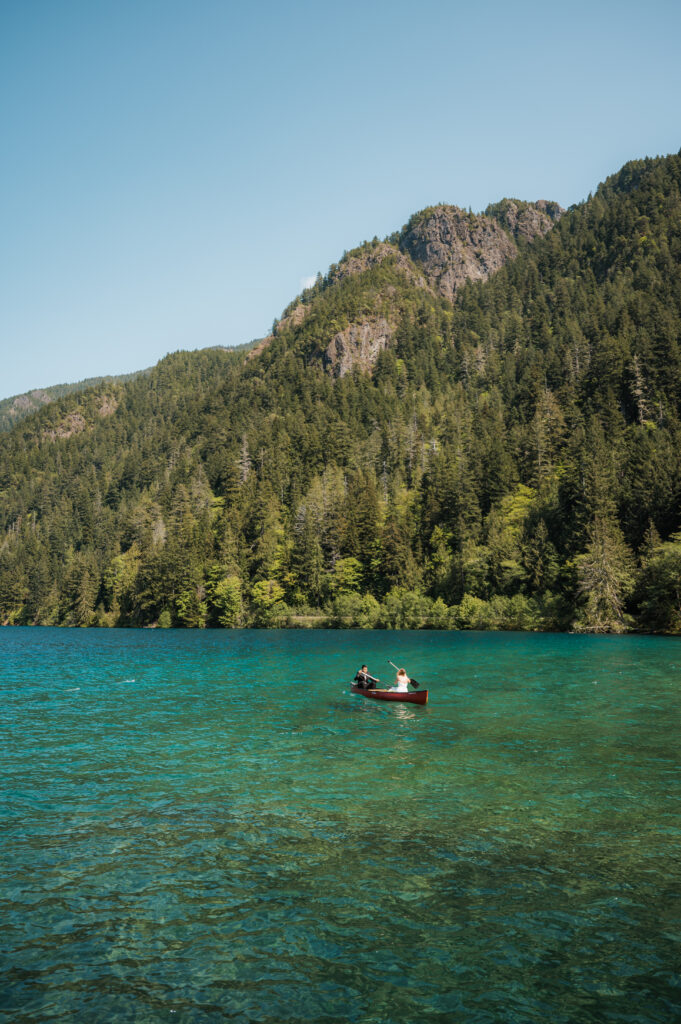 canoe elopement at Lake Crescent in Olympic National Park