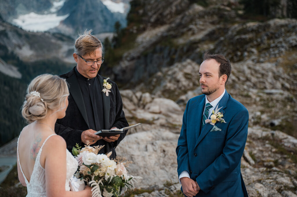 An intimate North Cascades wedding ceremony