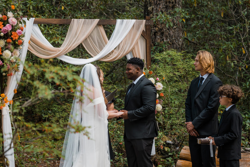 A Mt. Hood elopement ceremony at a cabin in the woods