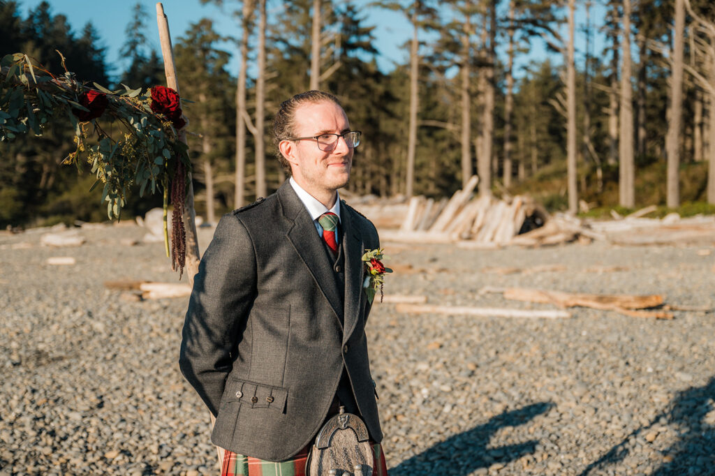 An intimate Olympic National Park wedding ceremony on Ruby Beach