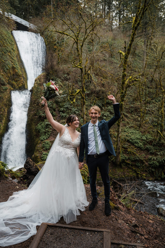 Columbia River Gorge elopement