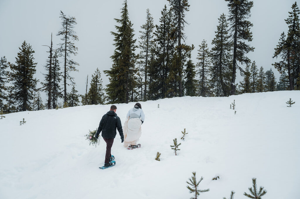 winter snowshoeing elopement at Mount Hood Oregon
